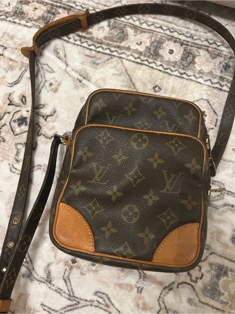 Louis Vuitton compact louis